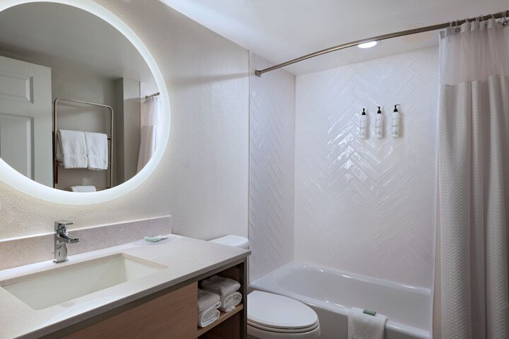 Room 15 of 21