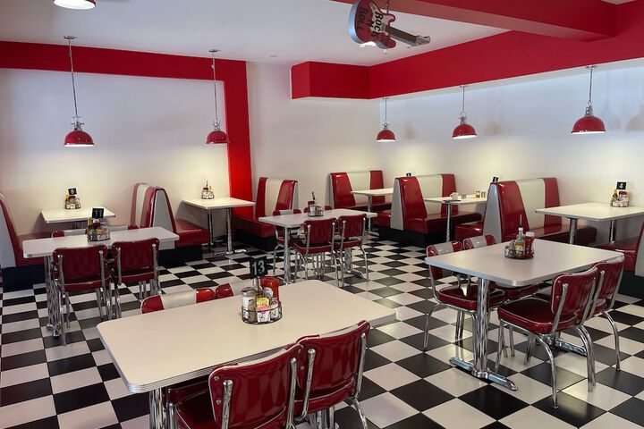 Dining 72 of 99