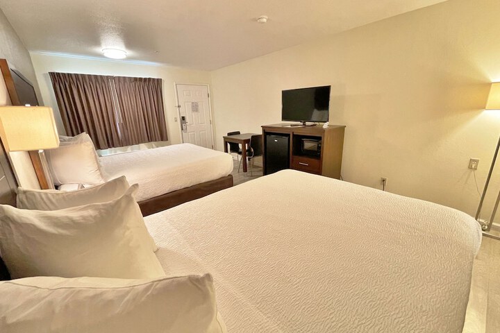Room 13 of 37