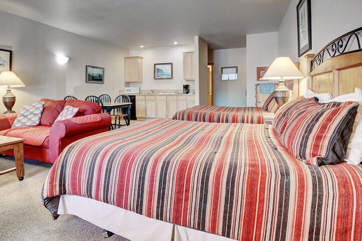 Room 100 of 108