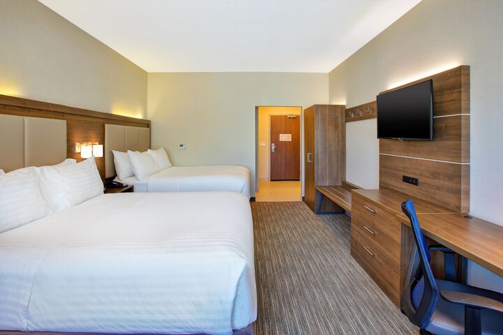 Room 27 of 37