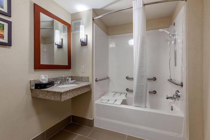Comfort Suites Oshkosh West