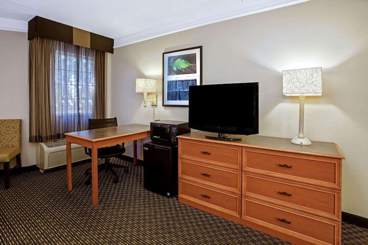 Room 17 of 29