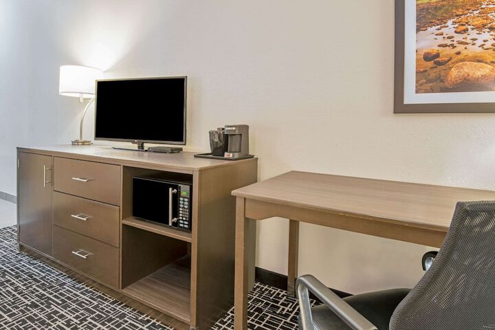 Room 17 of 30