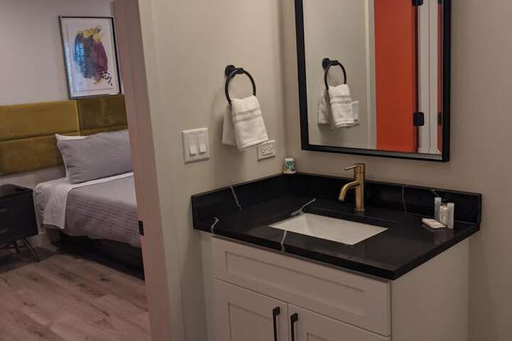 Room 30 of 46
