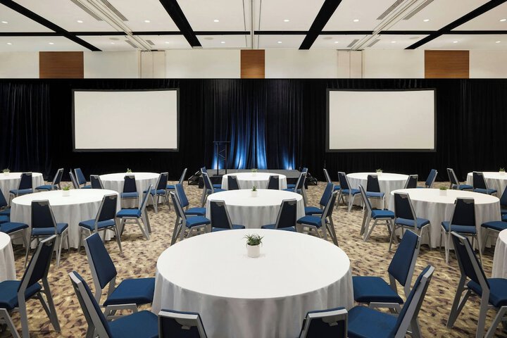 The Westin Wall Centre Vancouver Airport