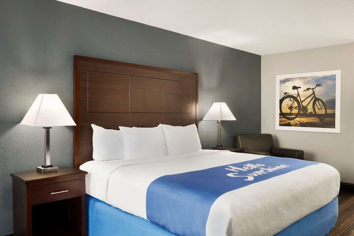 Room 17 of 25