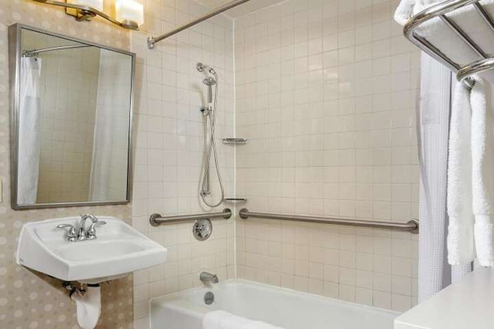 FairBridge Hotel by Concord Plaza