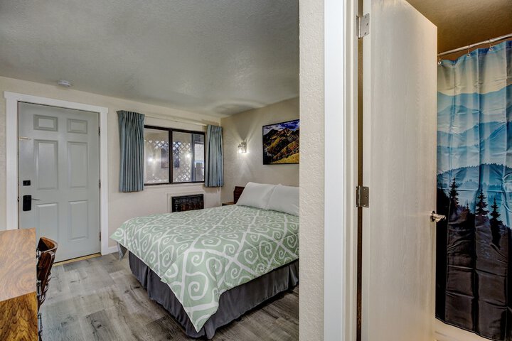 Room 9 of 21