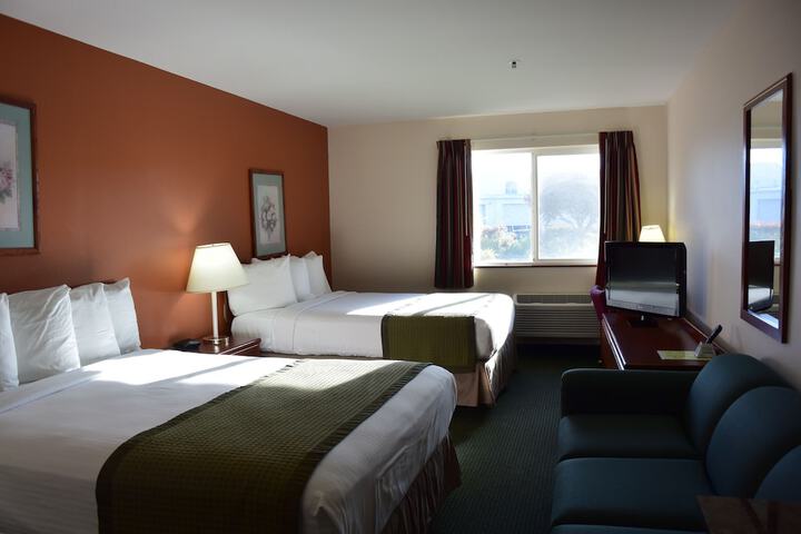 Travelodge Suites by Wyndham Newberg
