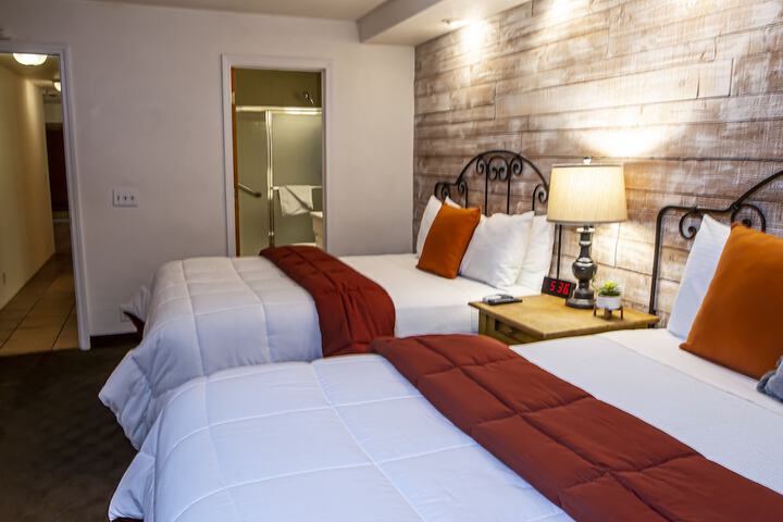 Room 28 of 65
