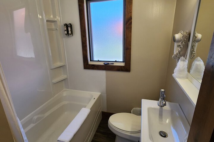 Room 168 of 191
