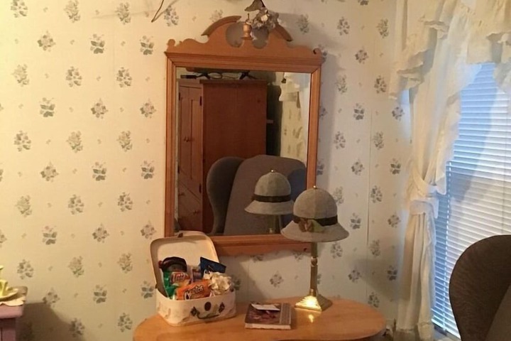 Room 48 of 76