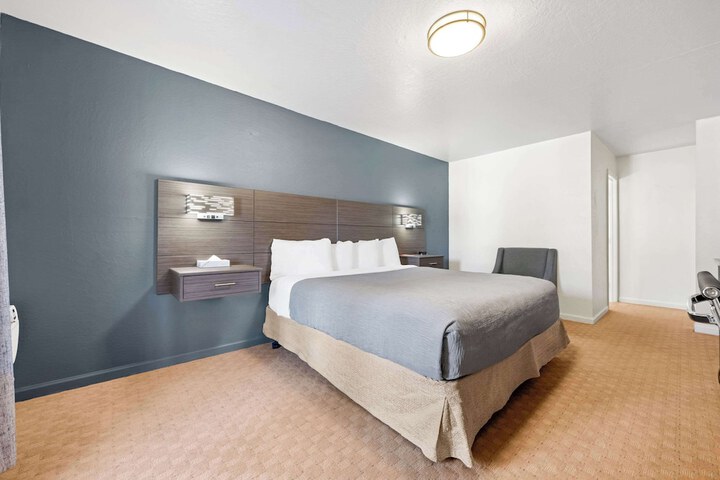 Room 18 of 46