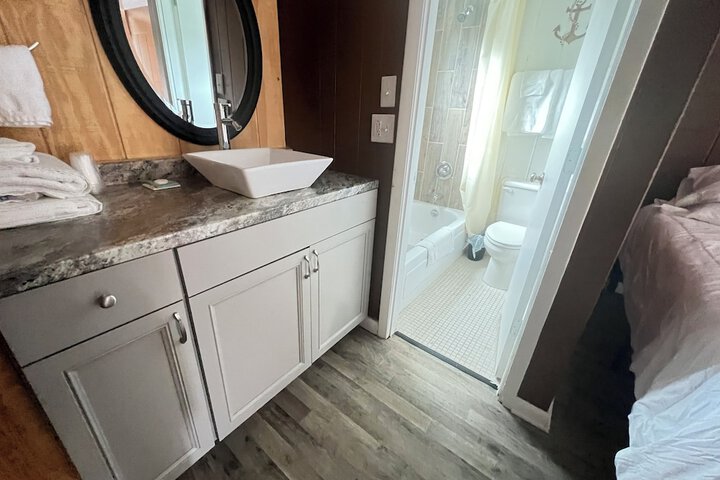 Room 12 of 27