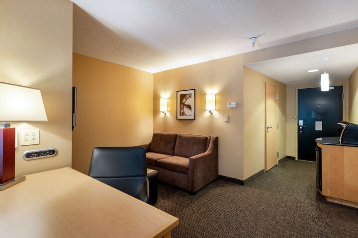 Room 9 of 26