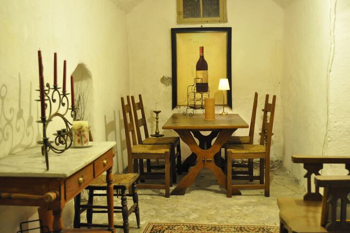 Dining 54 of 56