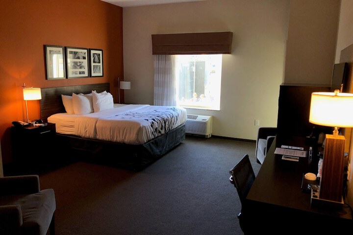 Room 19 of 32