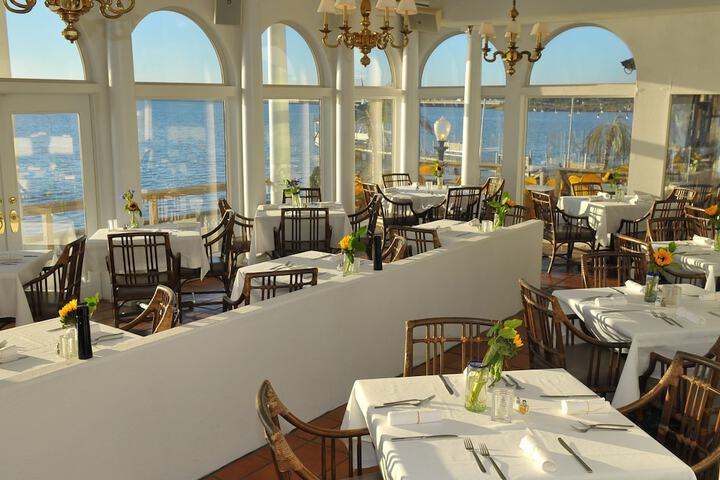 Dining 60 of 76