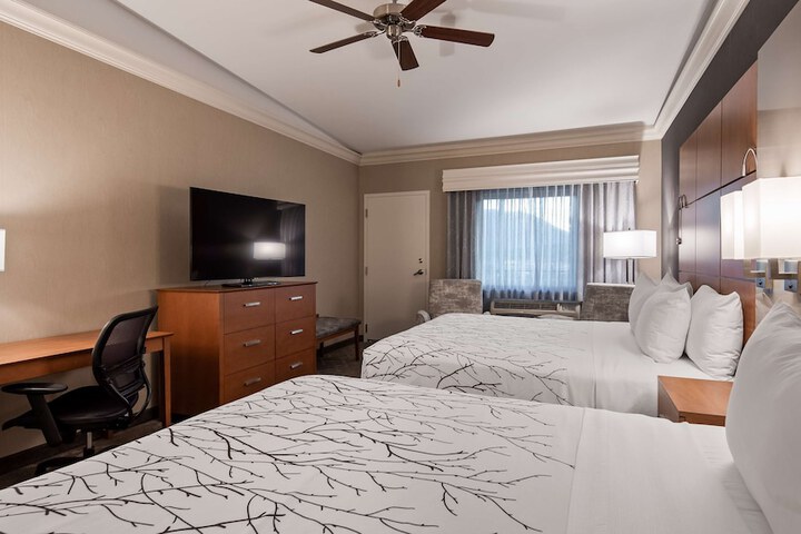 Room 25 of 62