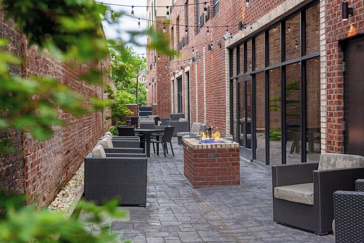 Courtyard by Marriott Winston - Salem Downtown