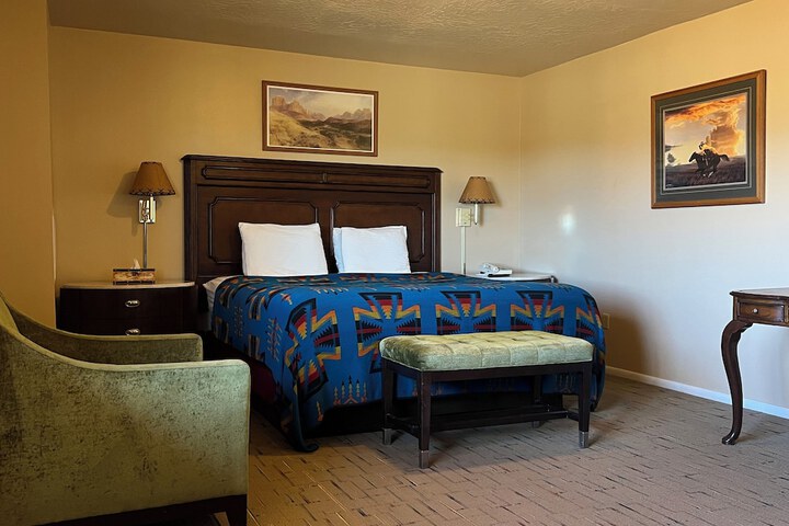 The Rim Rock Inn