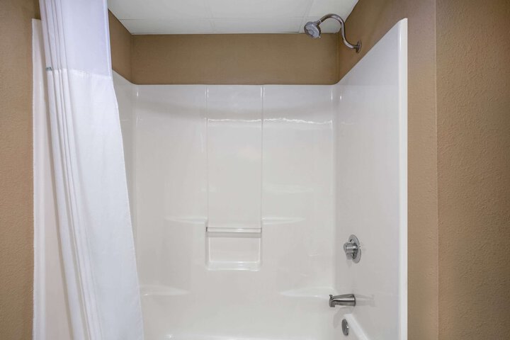 Room 18 of 42