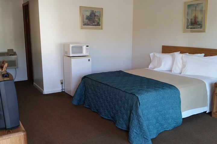 Room 19 of 29