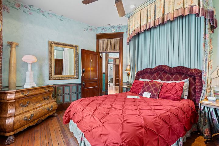 Room 17 of 47