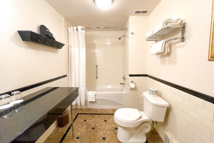 Room 42 of 124