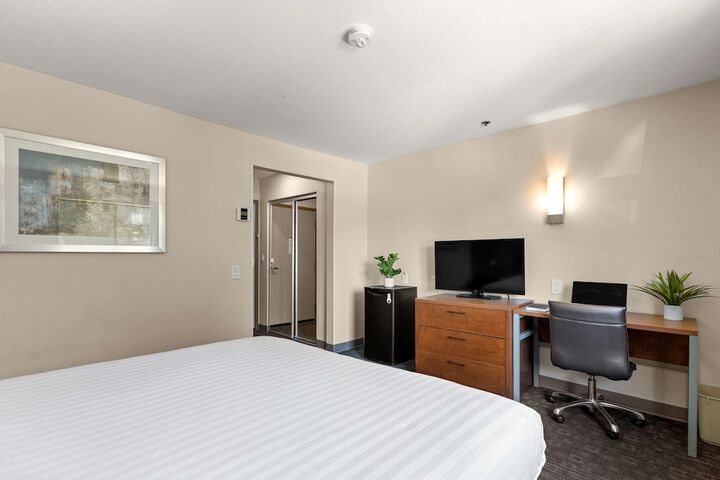 Room 8 of 14
