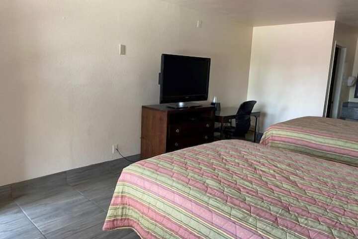 Room 14 of 18