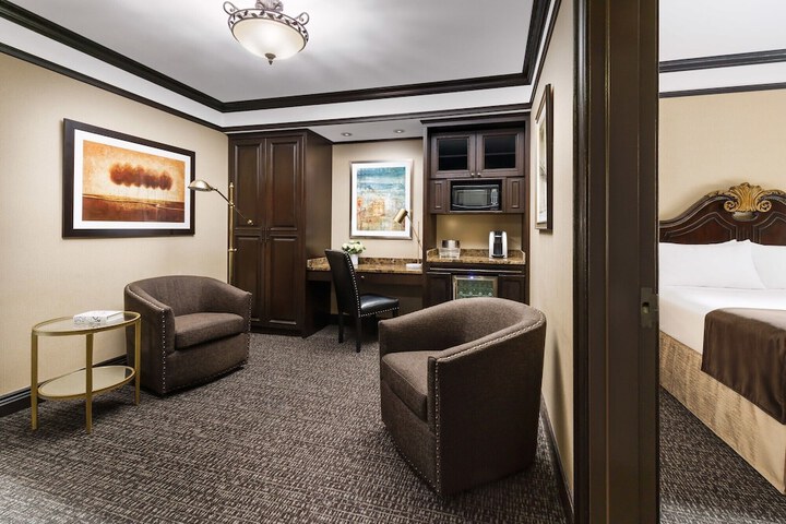 Room 7 of 42