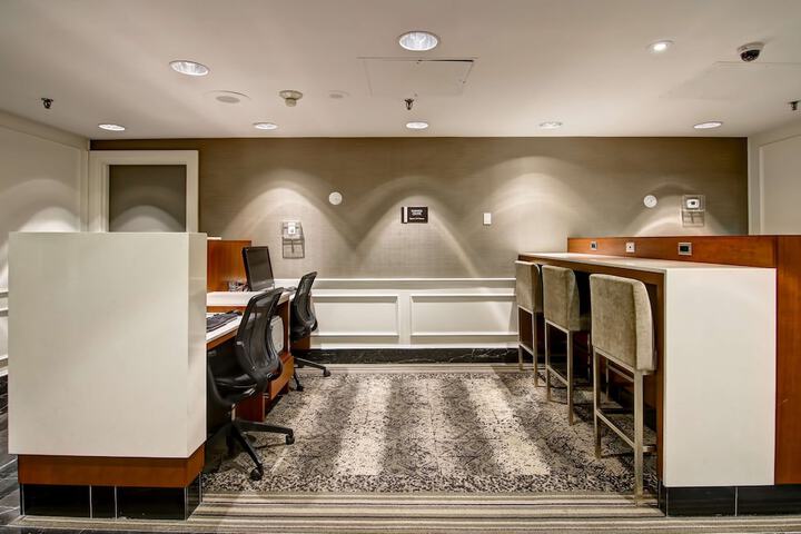 Business Center 116 of 116