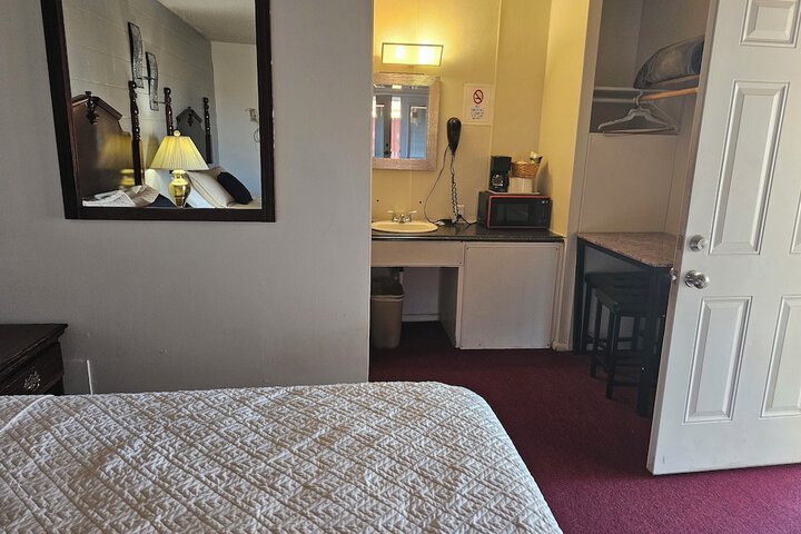 Room 28 of 38