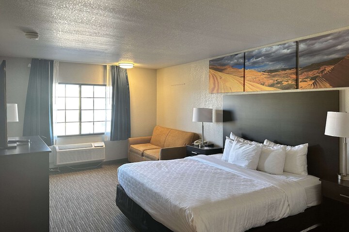 Room 27 of 45
