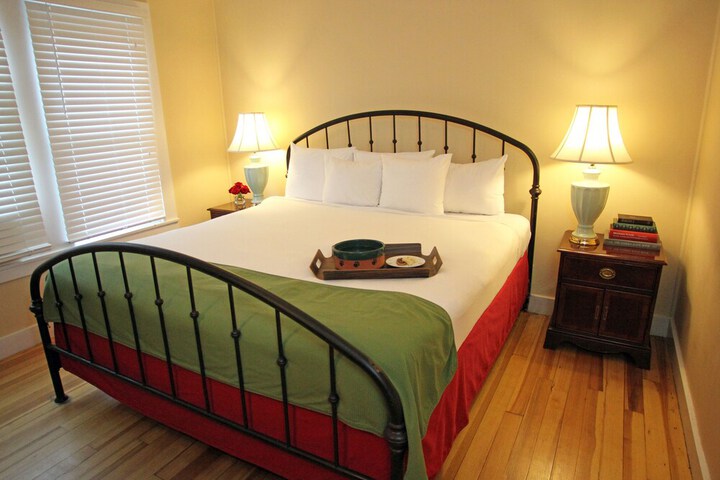 The Kennebunk Inn