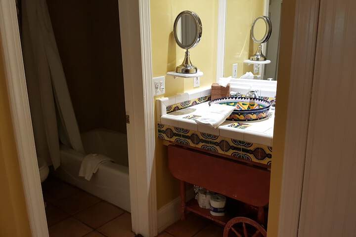 Room 144 of 392