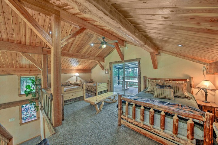 Private Deck & Mtn Views: Family Getaway in Eureka