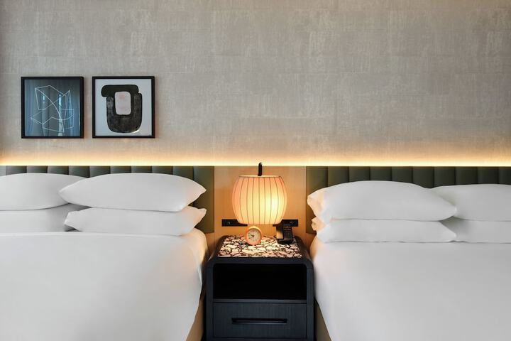 Room 56 of 80