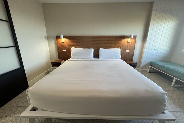 Room 42 of 62
