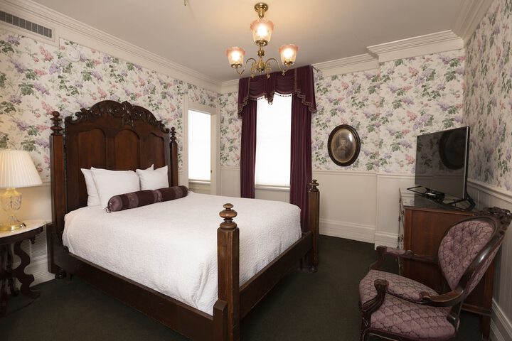 Room 19 of 33