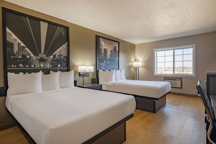 Room 11 of 30