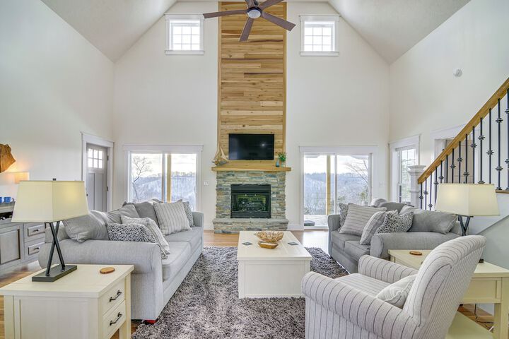 Dale Hollow Cottage w / Covered Porch & Lake Views!
