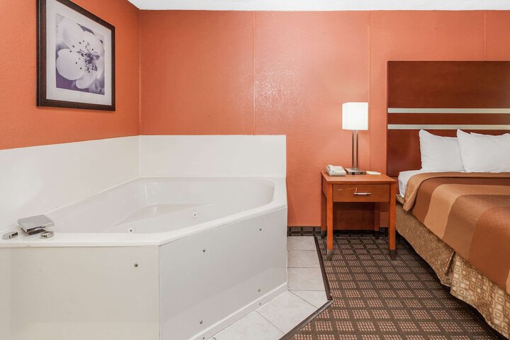 Room 14 of 17