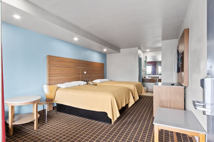Room 13 of 25