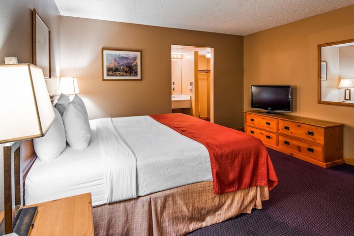 Room 17 of 38