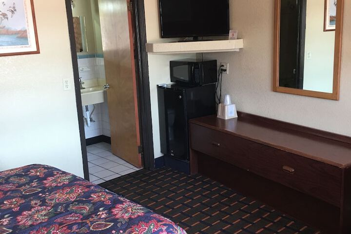 Room 68 of 80