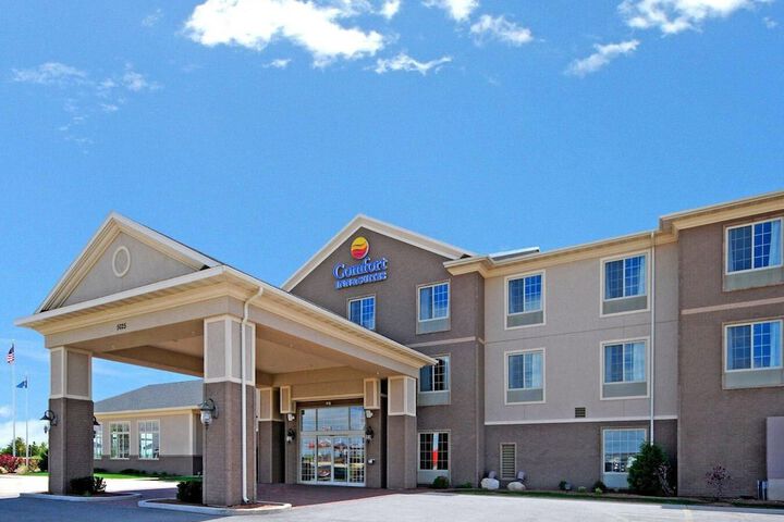 Comfort Inn & Suites Madison North