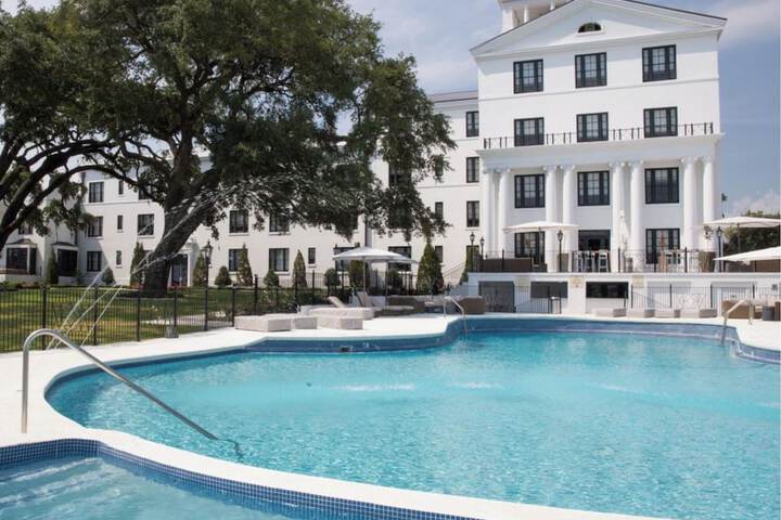White House Hotel